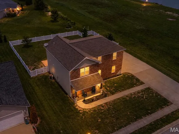 10009 Patriot Dr, Breese, IL 62230