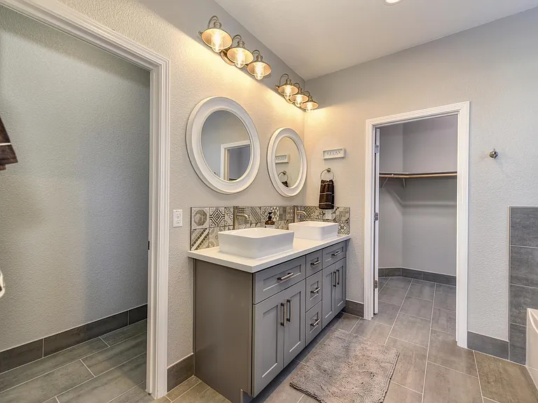2925 Mahaska Way — Photo 17