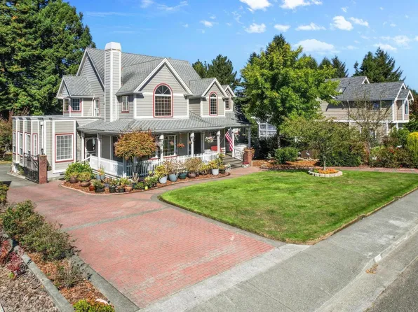5686 Christine Dr, Eureka, CA 95503