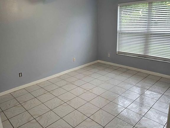 5th image of 5224 Yaupon St