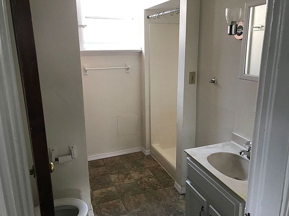 3rd image of 230 W 9th St #1A-1