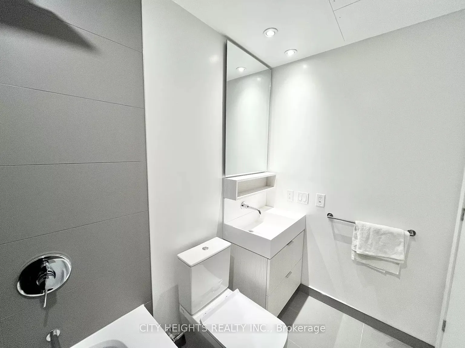 1 bed, $2,200 — Photo 2