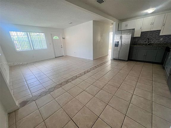 3rd image of 828 SW 3rd St #828