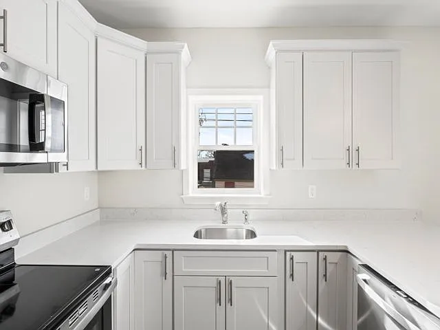 227 4th Ave #307F — Photo 7
