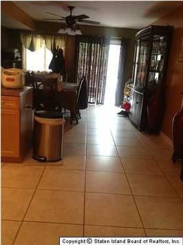 3rd image of 30 Maxie Ct