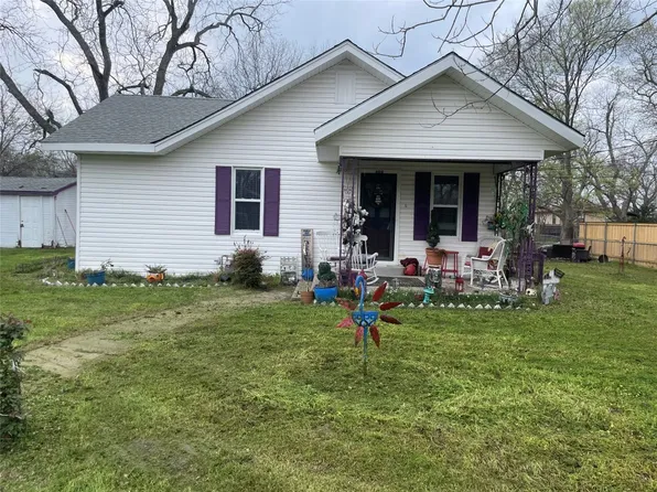 804 Adams St, Greenville, TX 75401