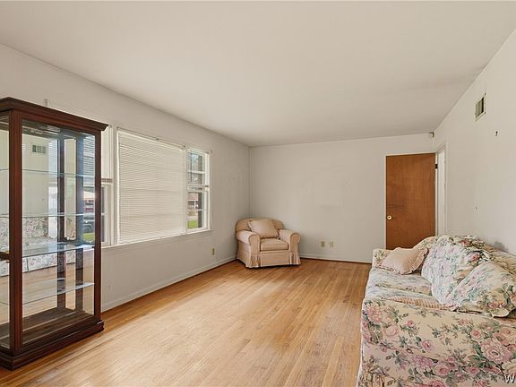 5th image of 617 35th St