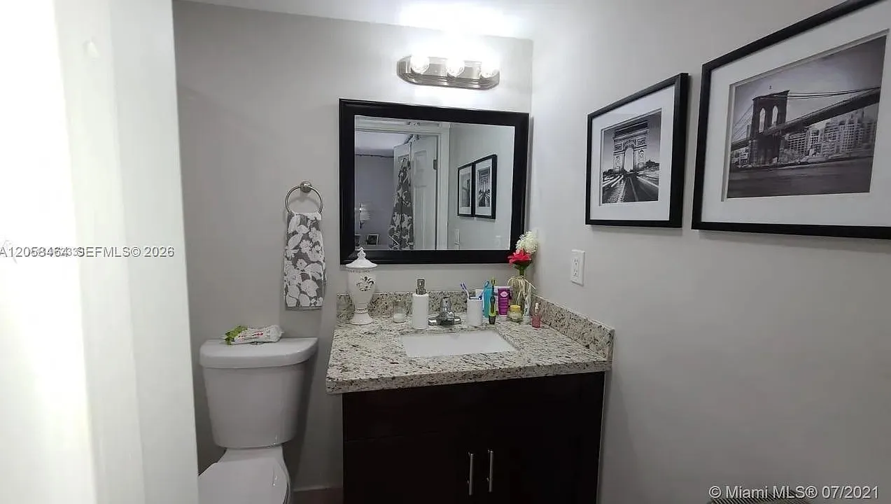 The Horizons Condo #4 — Photo 4