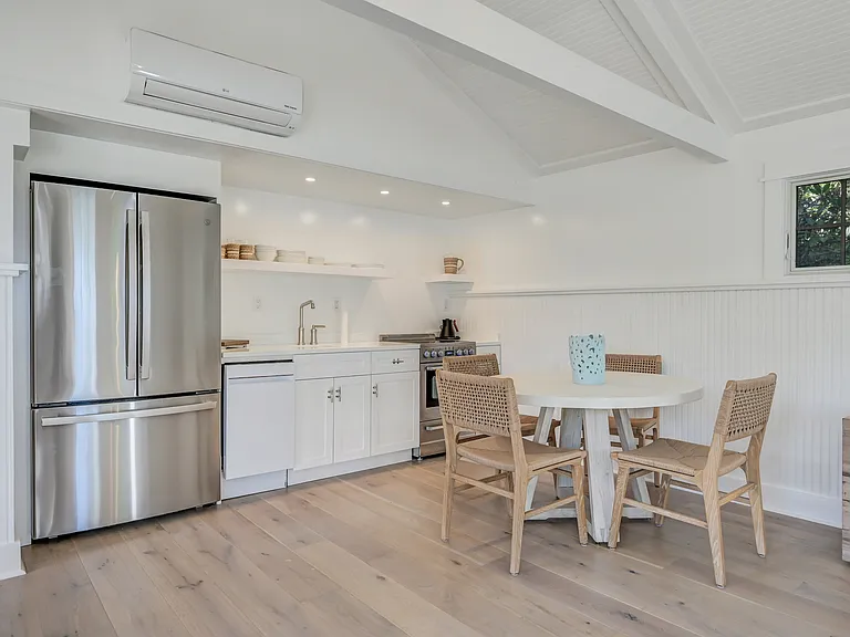 15 Montclair Ave — Photo 26