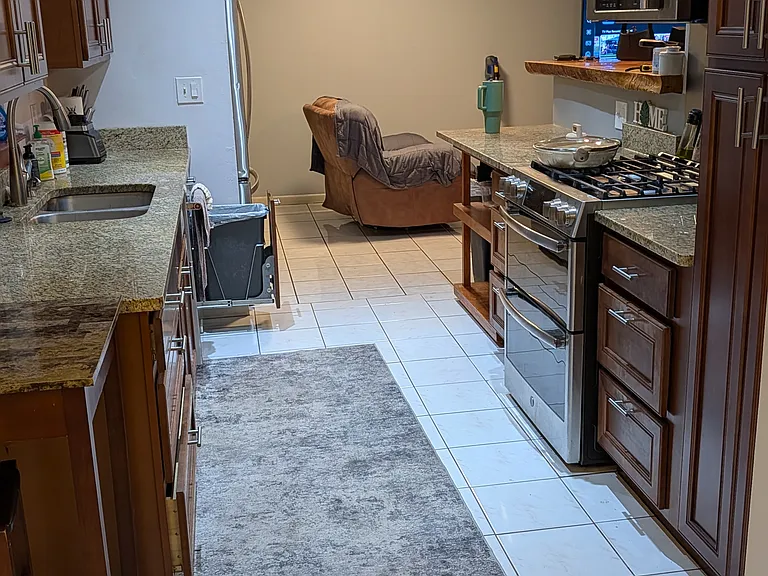 2585 Saint Michel Ave — Photo 7
