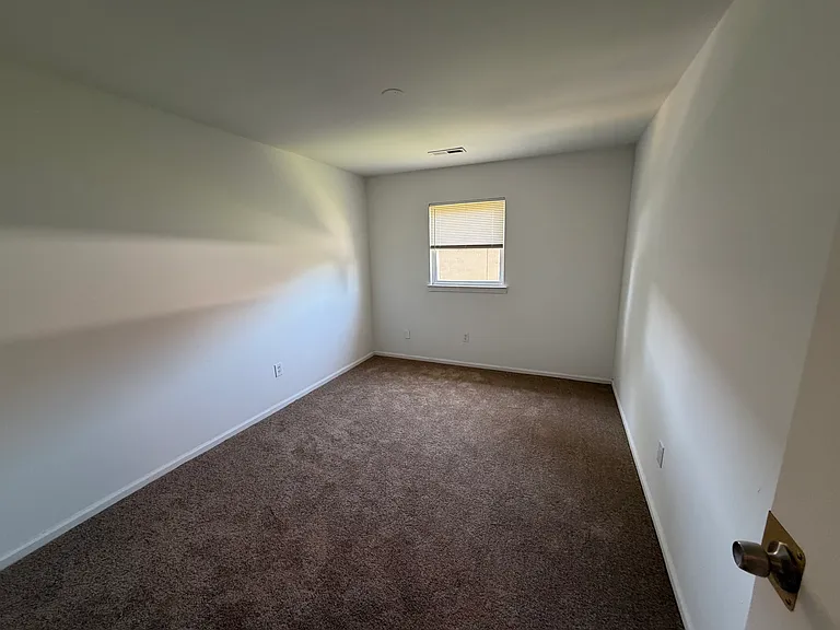 3402 Stanwood St #2 — Photo 6