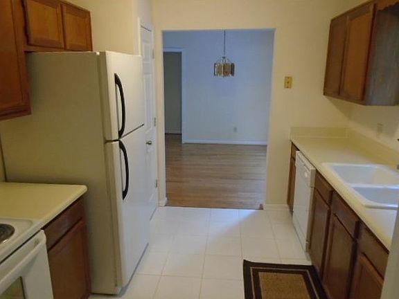 5th image of 1428 Sisters Ct
