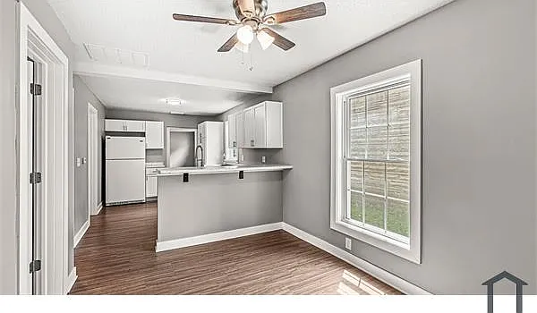 237 S Keystone Ave — Photo 5