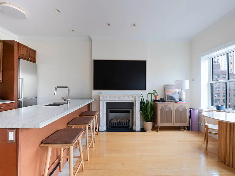 152 9th Ave #3 — Photo 8