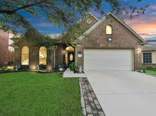 922 N Sky Dr, Houston, TX 77073
