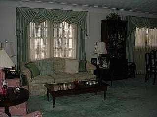 2nd image of 1569 Amesbury Rd