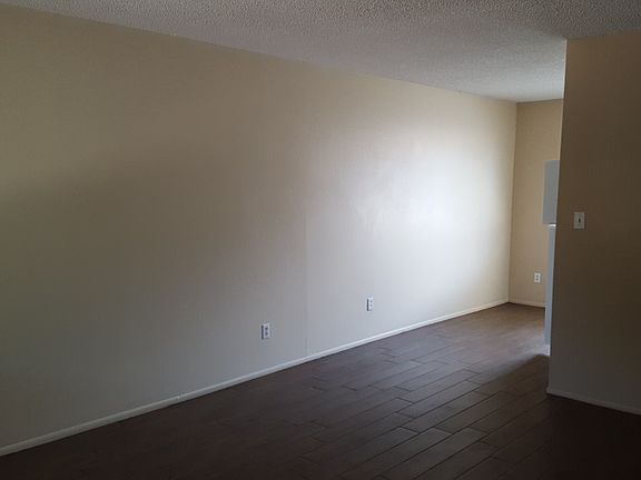 4th image of 5135 E Oak St APT 7