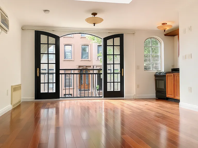 603 Henry St #1 — Photo 11