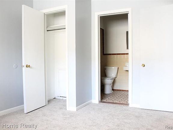 5th image of 198 W Marshall St #3
