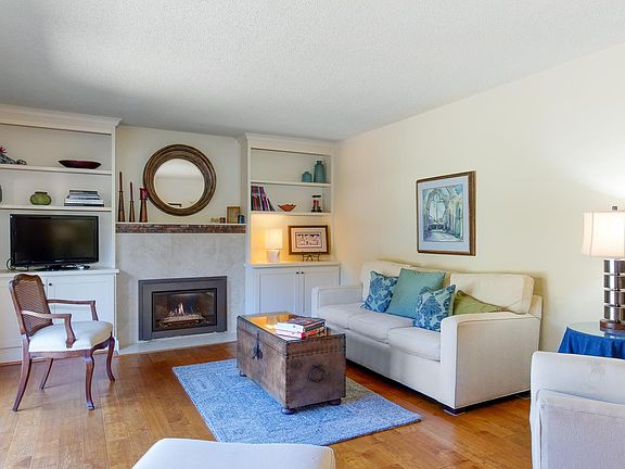 2nd image of 242 Coronado Dr
