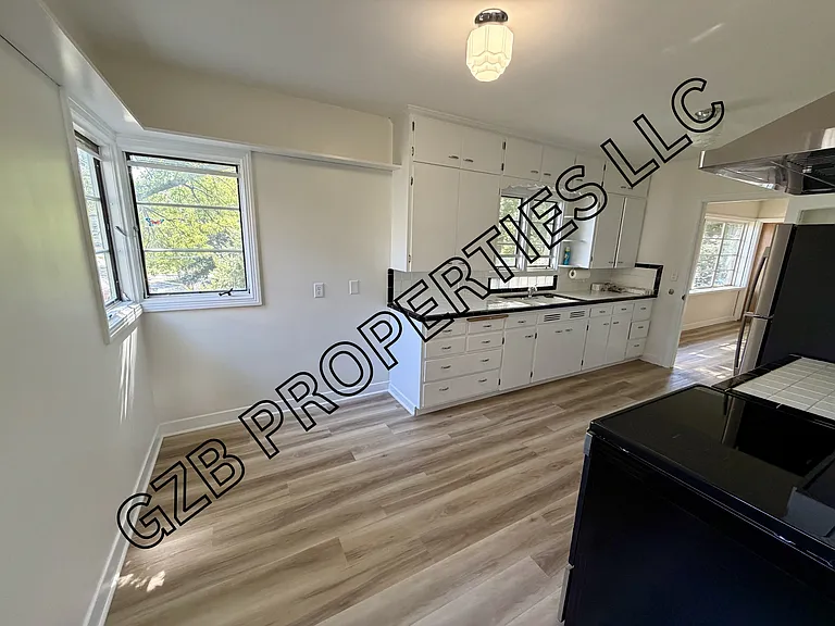 3101 N 49th Ave — Photo 8