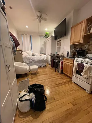Rented by KNOCKKNOCK LLC | media 14