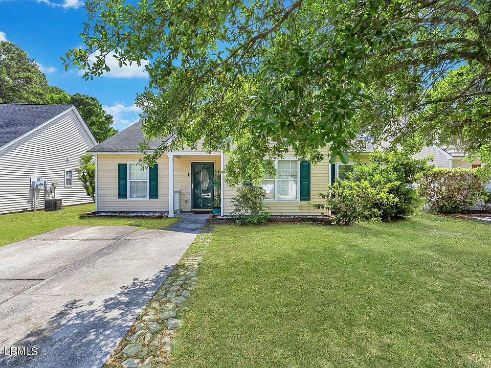 1st image of 30 Pine Ridge Drive