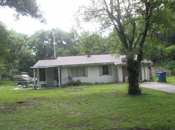 1st image of 1128 E Hubbard Ave