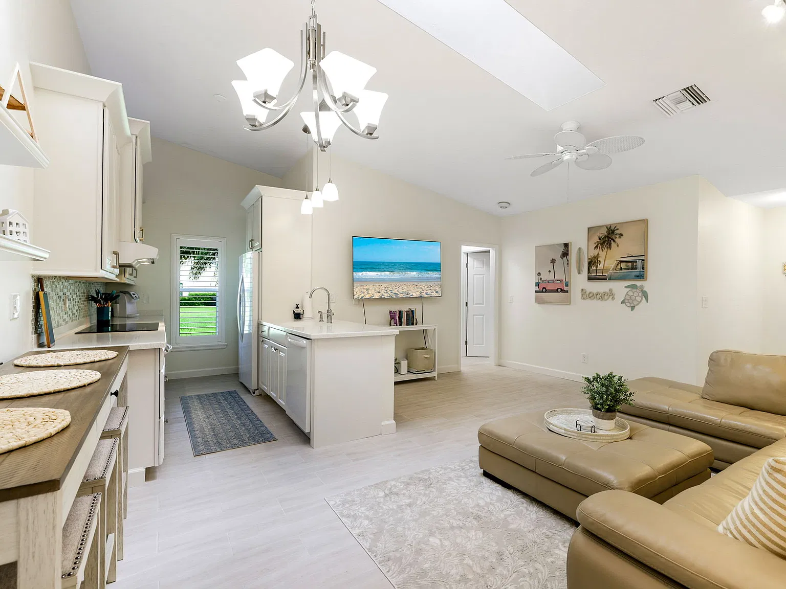 2 bed, 953 sqft, $1,800 — Photo 1
