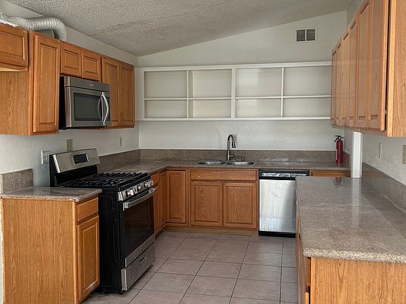 4th image of 1047 W Avenue H7