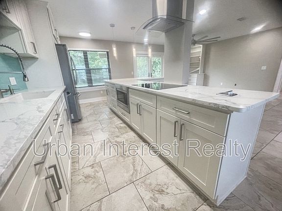 2nd image of 802 E Pine Forest Dr
