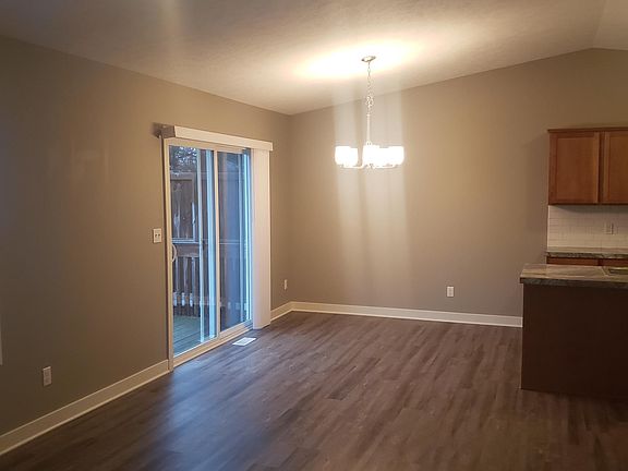 4th image of 581 Clear Pointe Ct SE