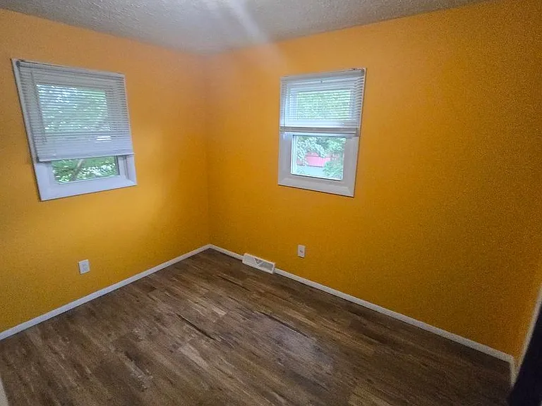 1301 Cobblestone Ct — Photo 16
