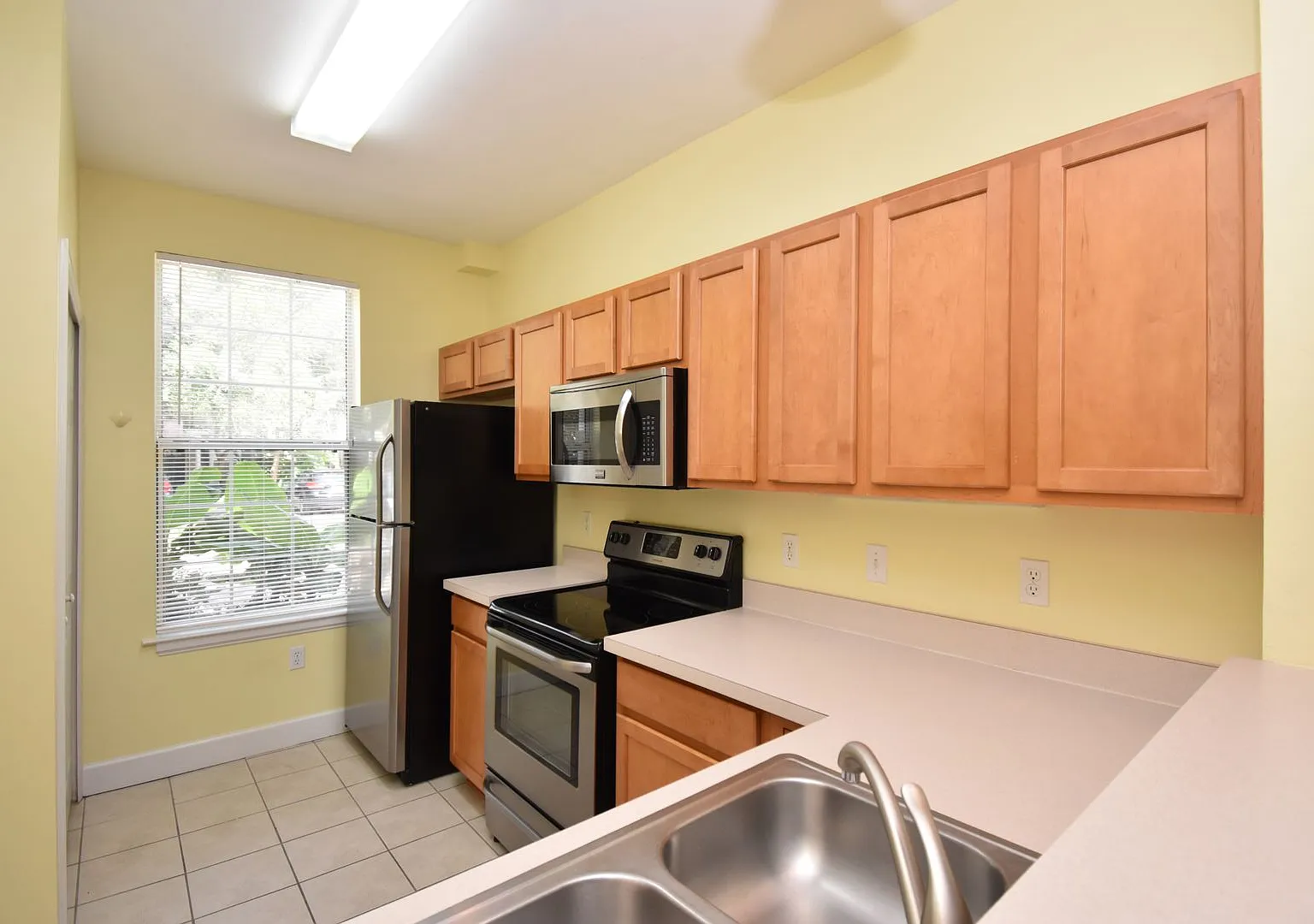 Bright and Airy Garland Townhome with Open Concept Living — Photo 4