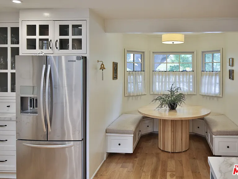 2330 Walnut Ave — Photo 8