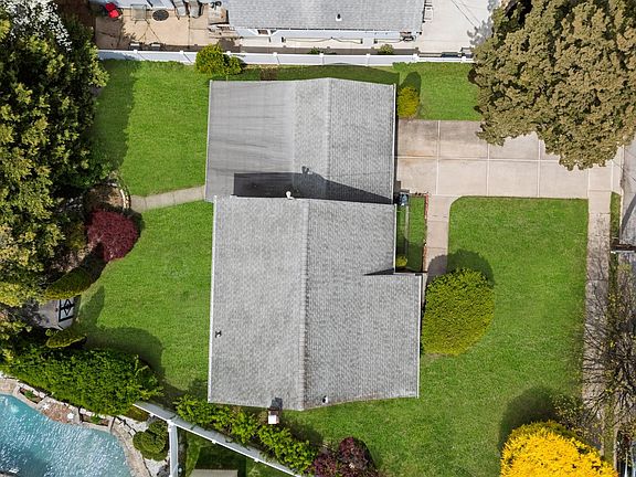 4th image of 266 Bellmore Road