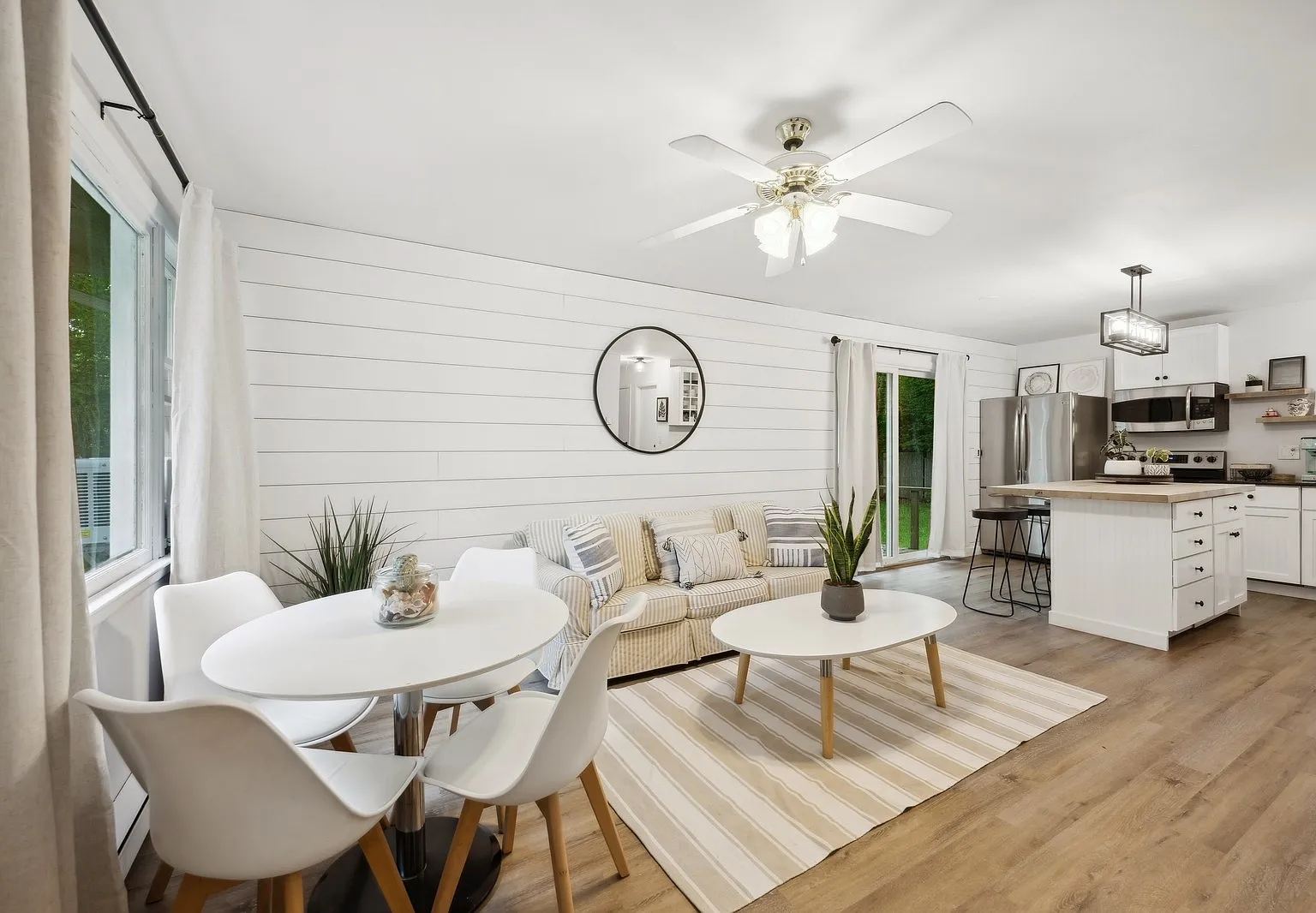 Great Location - Rental in East Hampton. — Photo 1