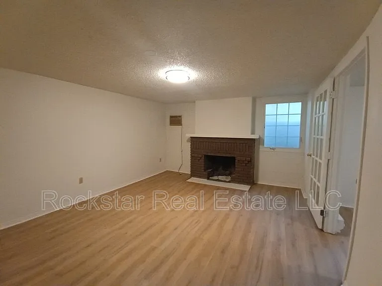 1739 W 10th Ave — Photo 10