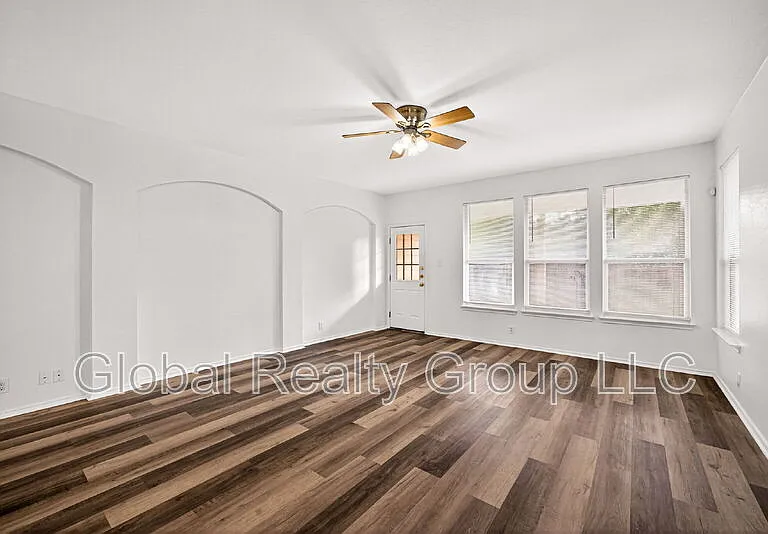229 Spice Oak Ln — Photo 8