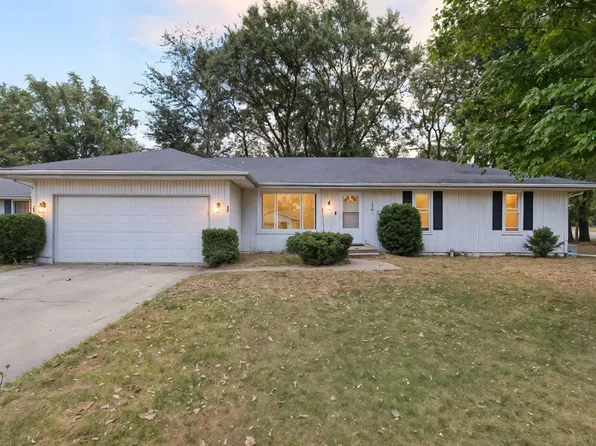 7701 Edwin Ln, Loves Park, IL 61111