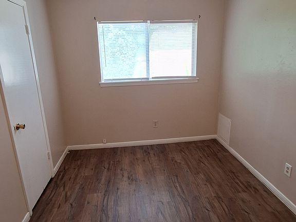 4th image of 1906 Barak Ln APT 10
