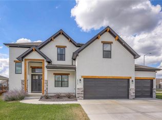10340 N Potter Ave, Kansas City, MO 64157