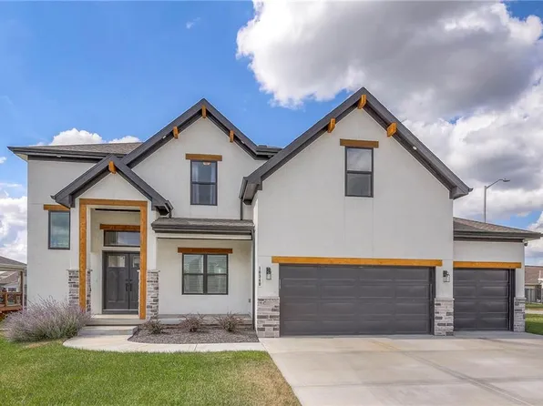 10340 N Potter Ave, Kansas City, MO 64157