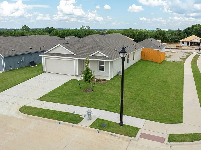 201 Cattail Ln — Photo 22