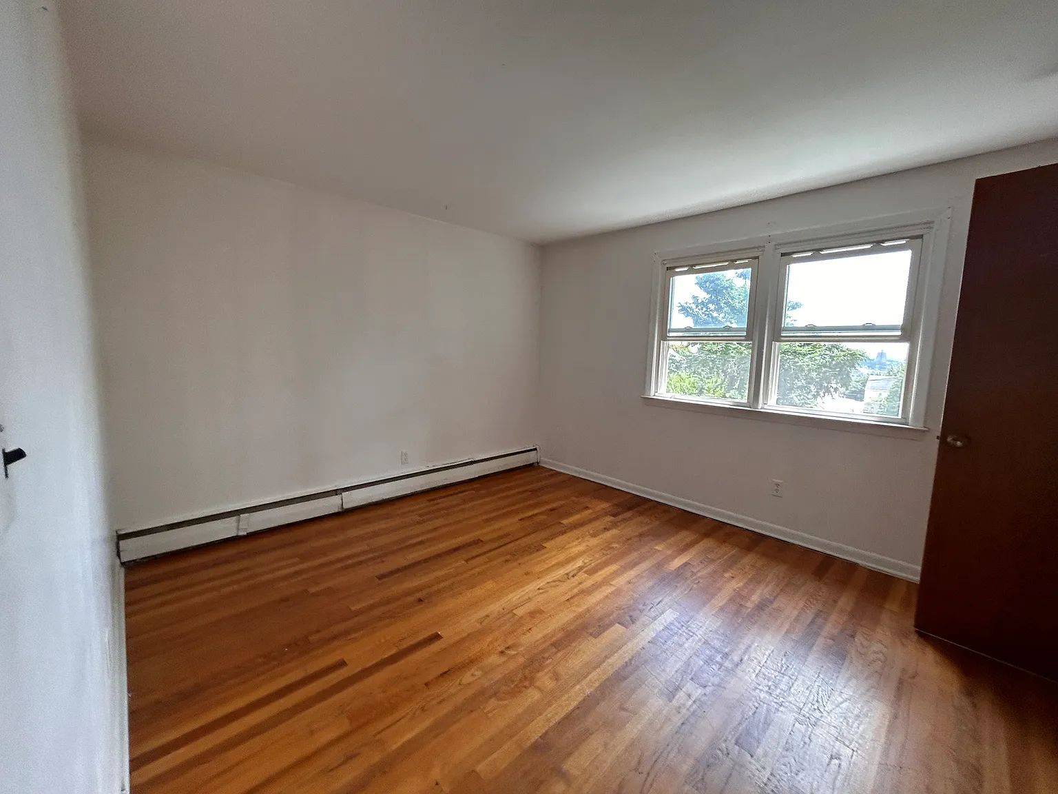 2 bed, 1000 sqft, $2,400 — Photo 3