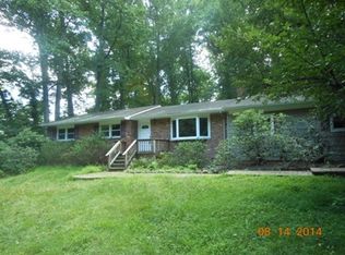 6 Fountain Grove Rd, Glen Gardner, NJ 08826