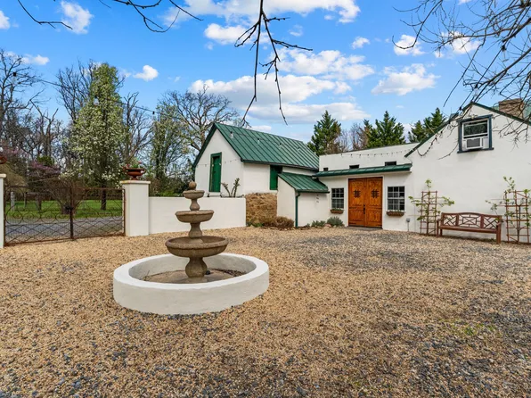 4094 Whiting Rd, Marshall, VA 20115