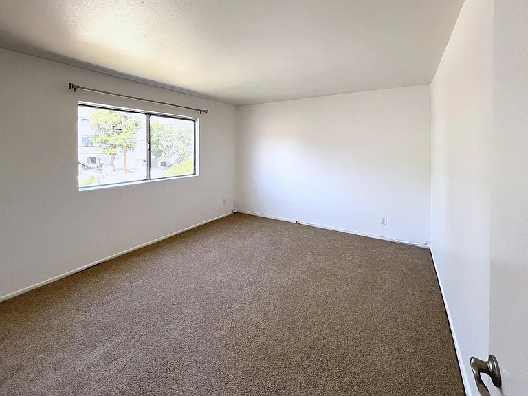 268 E. Santa Anita Ave Burbank, CA 91506 — Photo 9