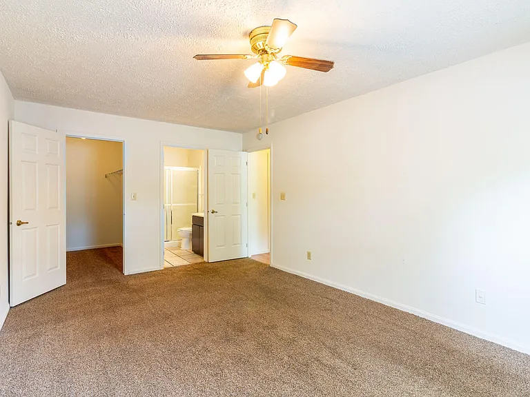 Timbers Apartments — Photo 7