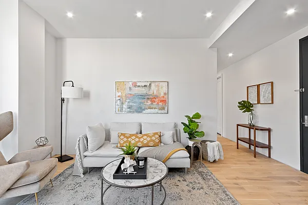 Sold by Nest Seekers International | media 17